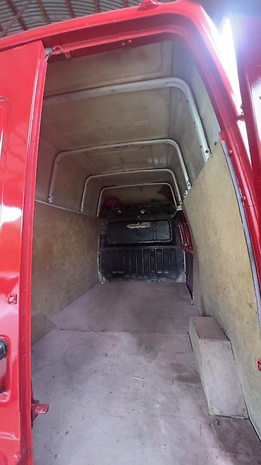 7 nəfərlik avtomobillər: Ford Transit yüksək tavanlı yük mikroavtobusu - Korpus: uzun baza — 6