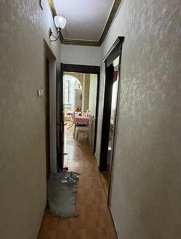 goranboyda ev satilir: Bakı, 3 otaqlı, Köhnə tikili, m. Elmlər Akademiyası, 80 kv. m — 3