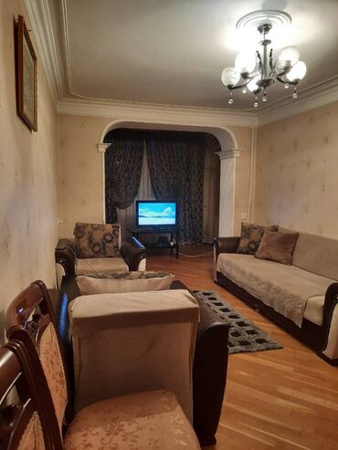 Uzunmüddətli kirayə mənzillər: Qaraev metrosunun yaxınlığında 5 mertebeli binanın 3-cu mərtəbəsində -da lalafo.az — 2 Uzunmüddətli kirayə mənzillər: Qaraev metrosunun yaxınlığında 5 mertebeli binanın 3-cu mərtəbəsində — 2