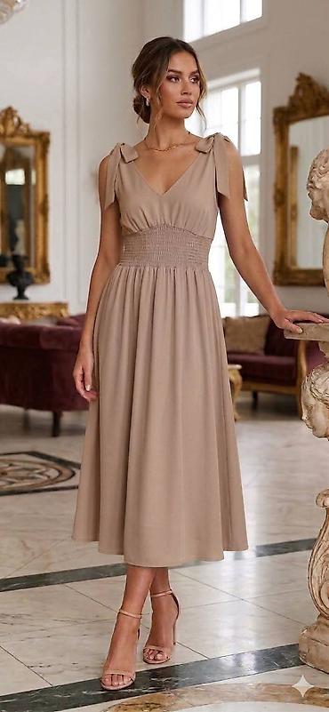 vaneli bor: Elegantna midi haljina sa mašnama na ramenima - Model: midi dužina — 4