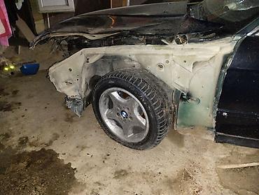 BMW: BMW 5 series: 2.2 l | 1993 il Sedan — 3