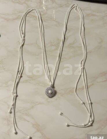 Bijuteriya dəstləri: Lux keyfiyyet.Bir-birinden gözel aksesuarlar.Heç taxılmayıb. Her biri — 4