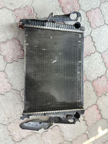Автозапчасти: Продаю оригинальный радиатор от w 220 
Нужен частичный ремонт