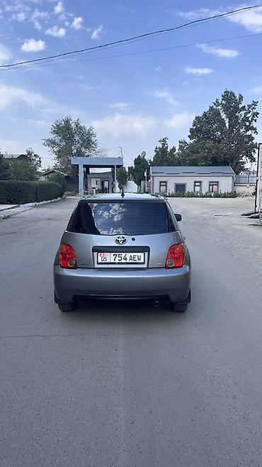 радиато: Toyota Ist: 2004 г., 1.4 л, Автомат, Бензин, Хэтчбэк — 3