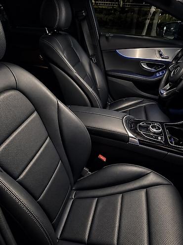 mercedes panel: Mercedes-Benz C-Class: 2 l | 2017 il Sedan — 4