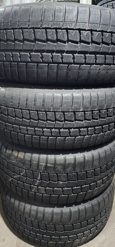 Шины: Шины 275 / 40 / R 20, Зима, Комплект, Япония, Dunlop