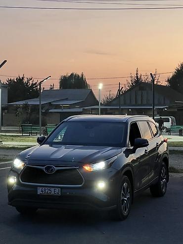 tayota progres: Toyota Highlander: 2022 г., 2.5 л, Автомат, Гибрид, Кроссовер — 1