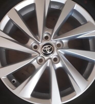 disklər 13: Olcu 215 55 R17 Resmi Toyota Baki merkezinden alinmis Toyota Camry