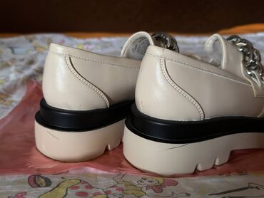 Mokasine: Mokasine, 38 — 8