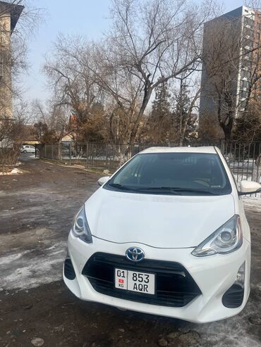 тайотта естима: Toyota Prius: 2016 г., 1.5 л, Автомат, Гибрид, Хетчбек