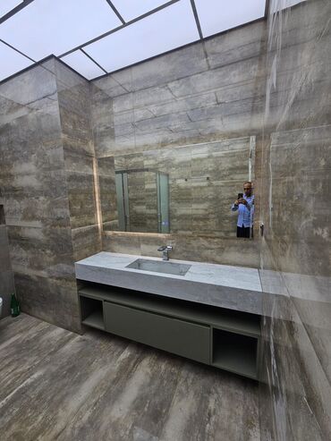 Tikinti daşları: Müasir üslubda hazırlanmış bu hamam otağı dəsti, lavabo və saxlama