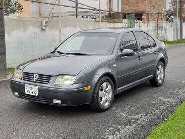1 otaqlı kv: Volkswagen Jetta: 1.8 l | 2002 il Sedan