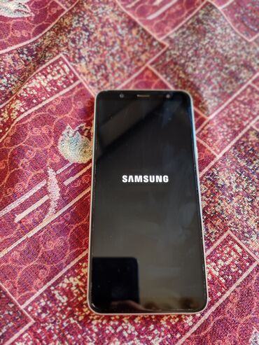 telefonlar s 32: Samsung Galaxy J8, 32 GB, rəng - Qızılı, Sensor, İki sim kartlı, Face ID