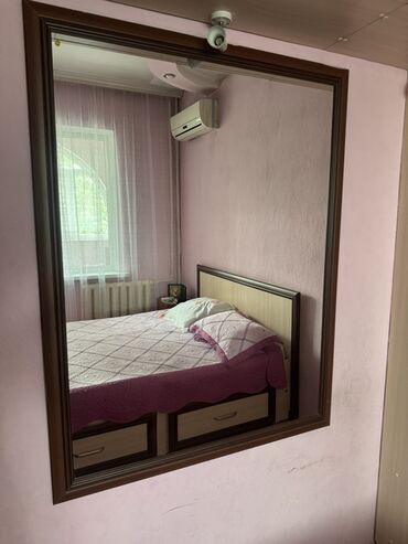 панно в национальном стиле: Зеркало в раме из темного дерева. Подходит для размещения в спальне
