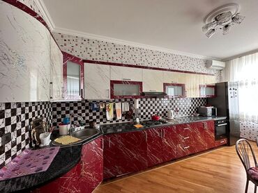 мебель для кухни бу: Metbex mebeli.150/450 Ela veziyyetde yasayis olmayan evde olub