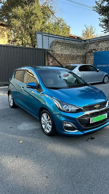 Chevrolet: Chevrolet Spark: 2018 г., Бензин — 3