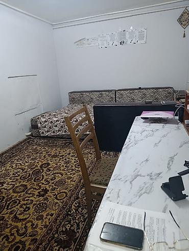 сдаю дом аламидин 1: Сдается отдельная комната в доме. Описание: - Просторная комната — 3
