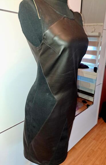 crna šljokičasta haljina: S (EU 36), bоја - Crna, Večernji, maturski, Kratkih rukava