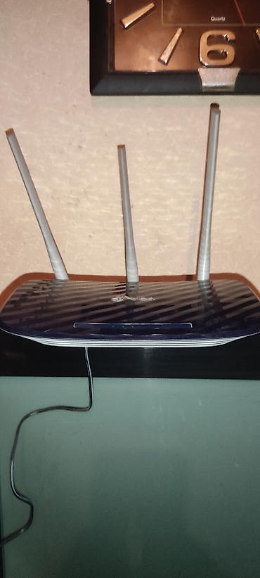 TP-Link Wi‑Fi marşrutizatoru (3 antenalı) - Model: Archer seriyasına
