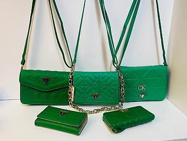 Torbe: GUESS torbe – kolekcija u smaragdno zelenoj boji
3600 din — 7