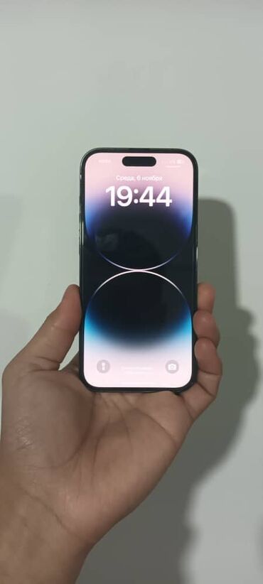 Apple iPhone: IPhone 14 Pro, Б/у, 128 ГБ, Черный, Зарядное устройство, Защитное стекло, Чехол, 84 %