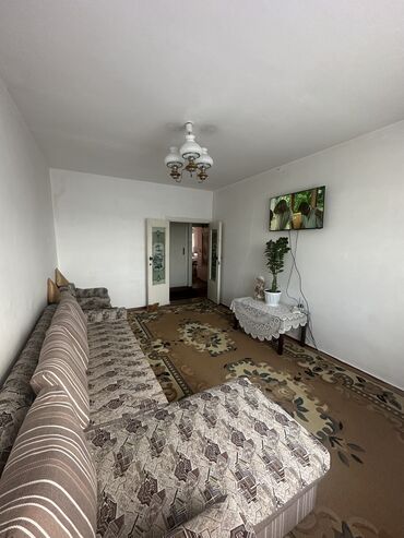 достук мкр квартира: 2 комнаты, 48 м², 105 серия, 4 этаж, Старый ремонт