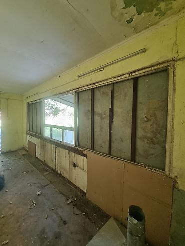 возьму в аренду кафе: Металлический вагончик/контейнер с окном и откидным киоск‑окном - — 4