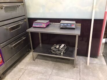 Digər kommersiya daşınmaz əmlakı: 3 mikrorayonda yolun kənarında obyekt icarəyə verilir.3 təndir kurə 2 — 8