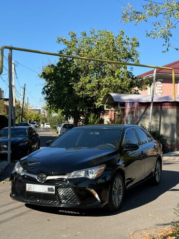 BMW: Toyota Camry: 2015 г., 2.5 л, Автомат, Бензин, Седан