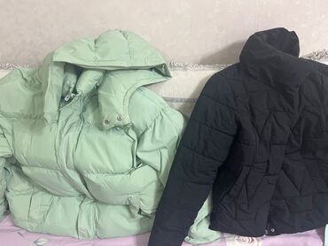 женские куртки на синтепоне: Отдам за шоколадку Милка две женские куртки демисезонные