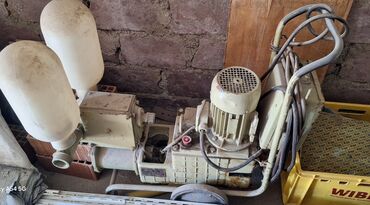 işlənmiş su bakları: Bu sənaye tipli harç pompası tikinti sahələrində və təmir işlərində