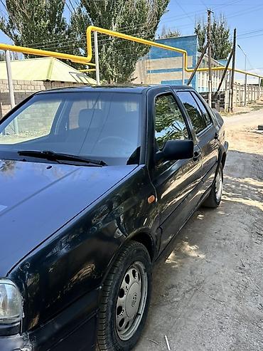 mini ev: Volkswagen Vento: 1994 г., Механика, Бензин, Седан — 3