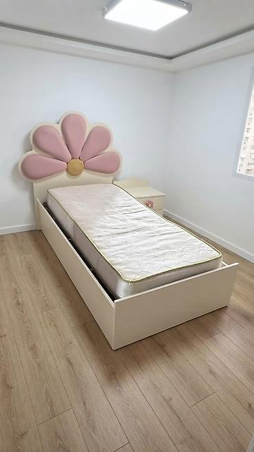 mega mebel: Carpayi tumba birlikde 200 manat.Catdirilma odenisle.Olcu 2×90.Unvan — 1