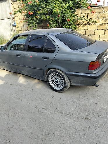 ef 10 bmw qiymeti: BMW 3 series: 1.1 l | 1993 il Sedan — 2