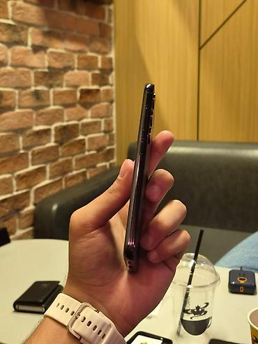 samsung 10a: Samsung Galaxy S23, rəng - Qara, Simsiz şarj — 4