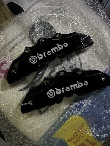 Əyləc diskləri: Eylec Brembo Accesuar Qara Parlaq 4 eded Brembo Aksesuari 2 arxa ve 2