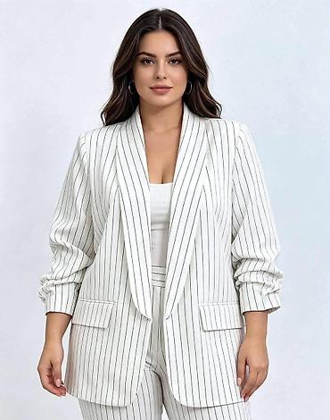 elipsa bluze: BIG SIZE SAKOI
Vel: 42-50
Cena: 4100 dinara
Uvoz Turska — 2