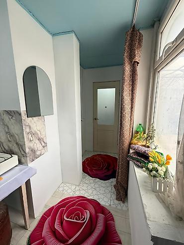 Продажа коттеджей и домов: Продается дом в ж/м Дордой Продается уютный дом. Материал стен: саман — 9