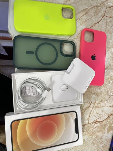 Apple iPhone: IPhone 12, Б/у, 128 ГБ, Белый, Защитное стекло, Чехол, Кабель, 87 %
