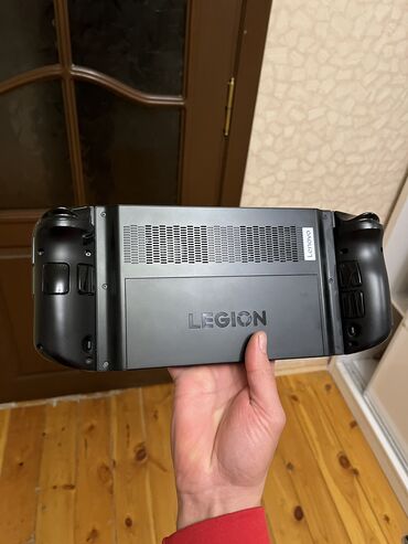 Digər oyun və konsollar: Salam ideal veziyyetde cox az iwlenib, ekrana anti udar goyulub, cox — 8