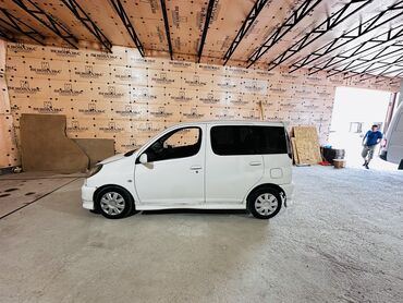 corolla runx: Toyota Funcargo: 2001 г., 1.3 л, Автомат, Бензин, Минивэн