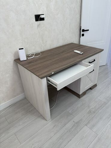 uşaq otağı ucun cılcıraq: Düz masa, Stulsuz, Polkalı, Siyirməli, Teksturalı laminat