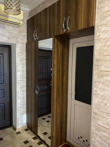 embawood ayaqqabi dolabı: Dehliz dolabi 110 azn satilir‼️unvan xirdalan kod76020