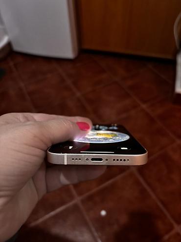 Apple iPhone: Apple iPhone 13 – bele boje - Ekran: 6.1" Super stanje telefona — 7