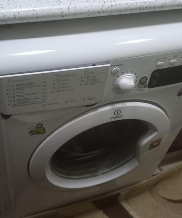 paltaryuyan xırdalan: Paltaryuyan maşın Indesit, 5 kq, Ehtiyat hissələri kimi, Avtomat, Qurutmasız, Kredit yoxdur, Ünvandan götürmə