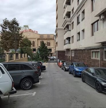 Ofislər: Komunal xərclər qiymətə daxildir .Vasiteçilər z.o narahat etməsinlər — 12