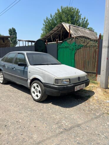 оборудование для шиномонтажа: Volkswagen Passat: 1990 г., 1.8 л, Механика, Бензин, Седан