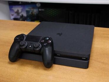 PS4 (Sony PlayStation 4): Пс 4 Слим 2 джойстика около 11 игр в числе анчартед 4 хитман мортал