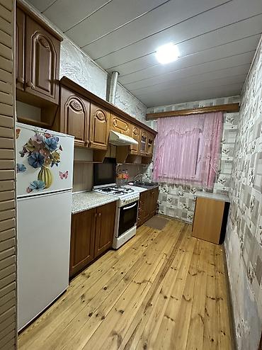 Daşınmaz əmlak: 3 otaqlı mənzil təqdim olunur. Mənzildə geniş və işıqlı otaqlar, taxta — 7