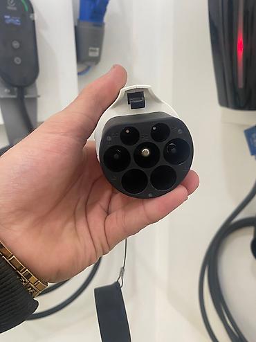 tesla satışı: Elektromobil və Plug-in avtomobillər üçün şarj stansiyası. Bağlara — 2